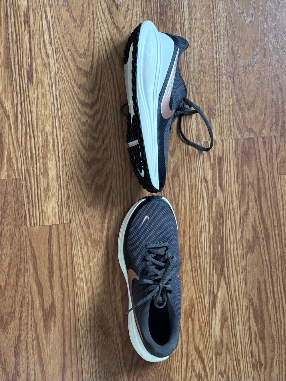 Nike Revolution 8
